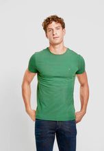 Cargar imagen en el visor de la galería, Camiseta Tommy Hilfiger Verde - Store In Perú