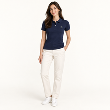 Cargar imagen en el visor de la galería, Polo Lacoste Mujer Regular Fit

