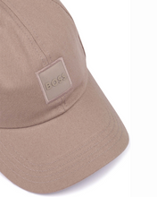 Cargar imagen en el visor de la galería, Gorra BOSS Derrel Beige
