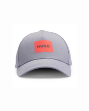 Cargar imagen en el visor de la galería, Gorro HUGO Square Logo
