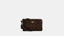 Cargar imagen en el visor de la galería, COACH Wristlet Double Corner Zip - Store In Perú 
